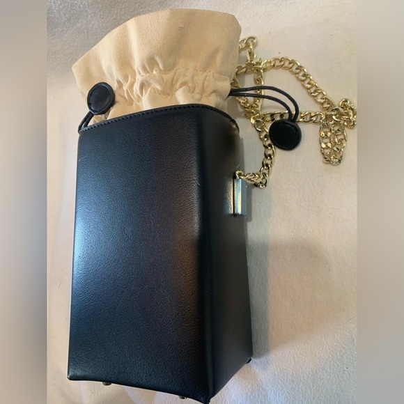 Clee Leather Drawstring  Chain Link Crossbody Bucket Bag Black Tan Womens Purse - Picture 13 of 14